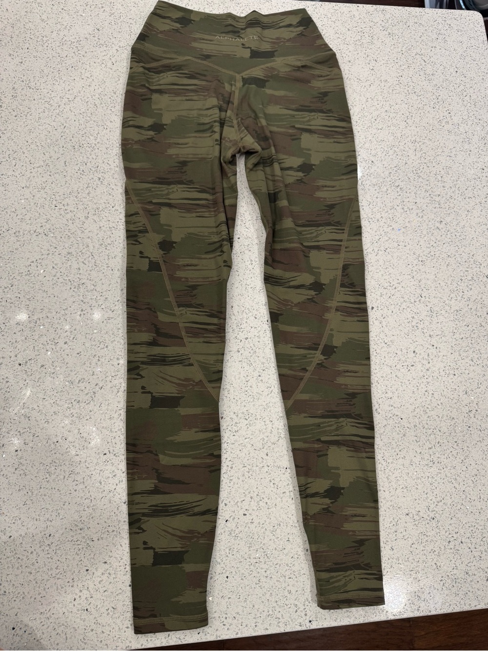 Alphalete Camo High-Rise Leggings - Olive & Brown